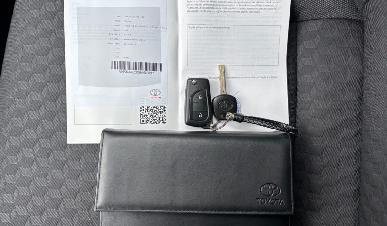 
								Toyota Yaris 1.5 6pk MT 2022.g full									