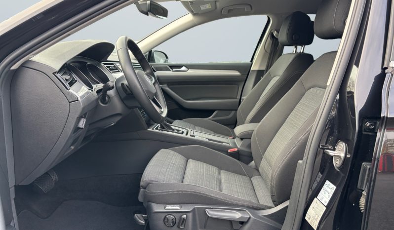 
								VW Passat Sedan 1.5 TSI 7pk DSG 2022.g. full									