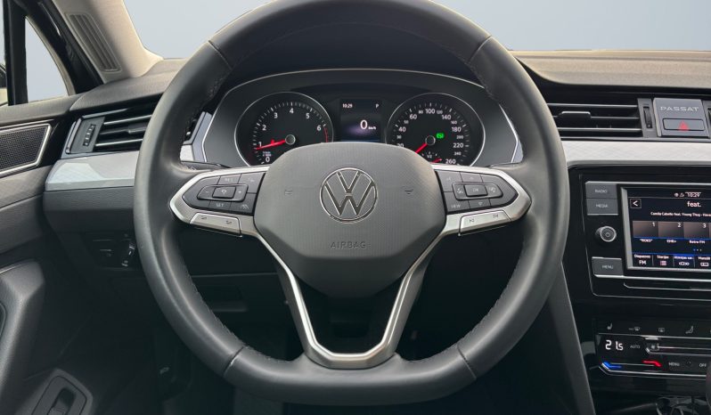 
								VW Passat Sedan 1.5 TSI 7pk DSG 2022.g. full									
