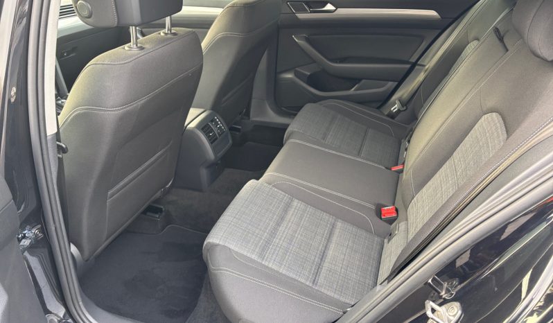 
								VW Passat Sedan 1.5 TSI 7pk DSG 2022.g. full									