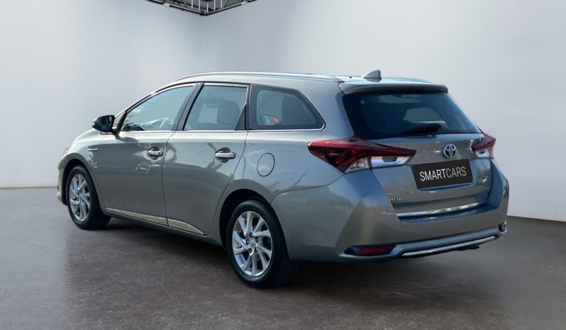 
								TOYOTA AURIS Touring Sports Hybrid full									