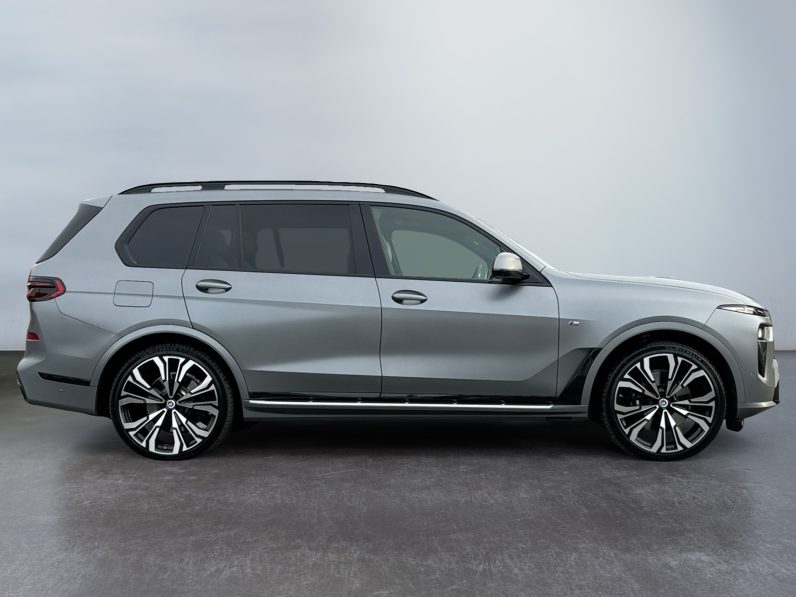 
								Bmw x7 xdrive 40d M Pack full									