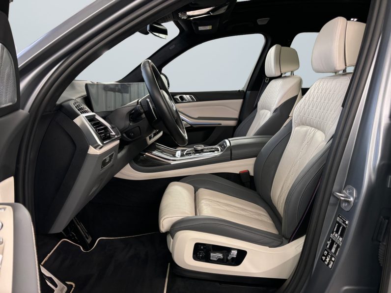 
								Bmw x7 xdrive 40d M Pack full									