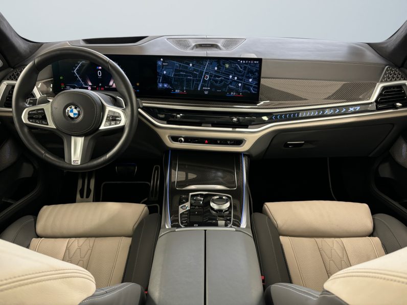 
								Bmw x7 xdrive 40d M Pack full									