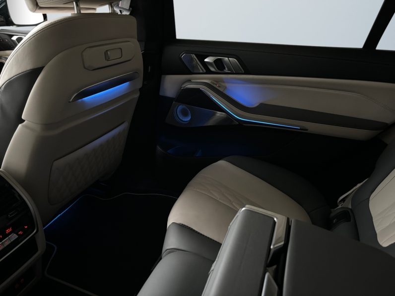 
								Bmw x7 xdrive 40d M Pack full									