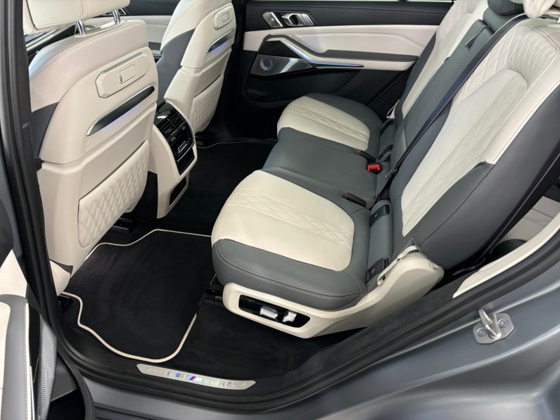 
								Bmw x7 xdrive 40d M Pack full									