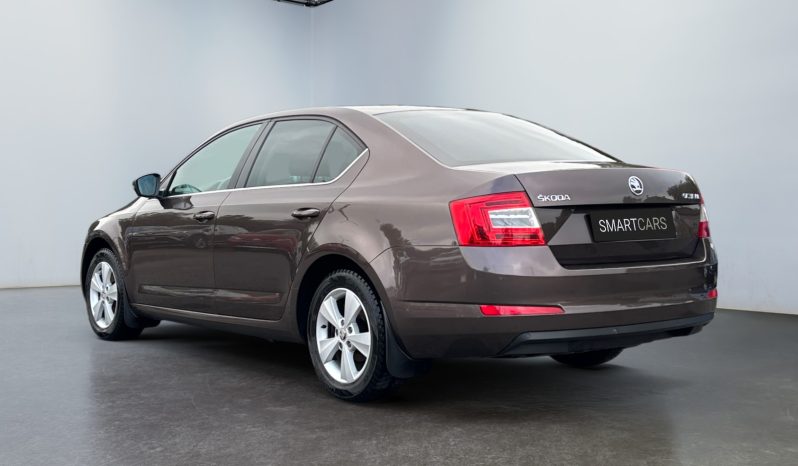 
								Škoda Octavia 1.6d MT 5 durvju hečbeks 2015 full									