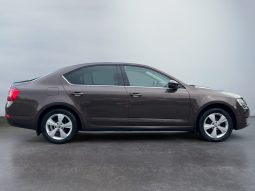 
										Škoda Octavia 1.6d MT 5 durvju hečbeks 2015 full									