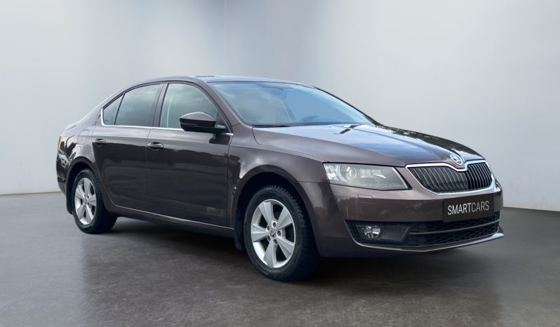 
								Škoda Octavia 1.6d MT 5 durvju hečbeks 2015 full									