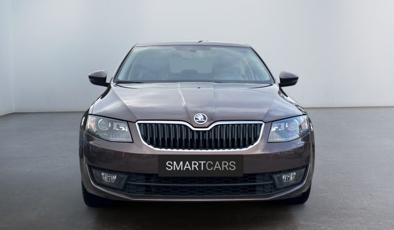 
								Škoda Octavia 1.6d MT 5 durvju hečbeks 2015 full									