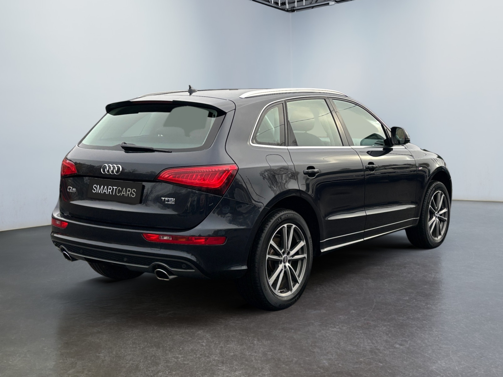 AUD5ZLPELEKSUATTR_04_rear-right