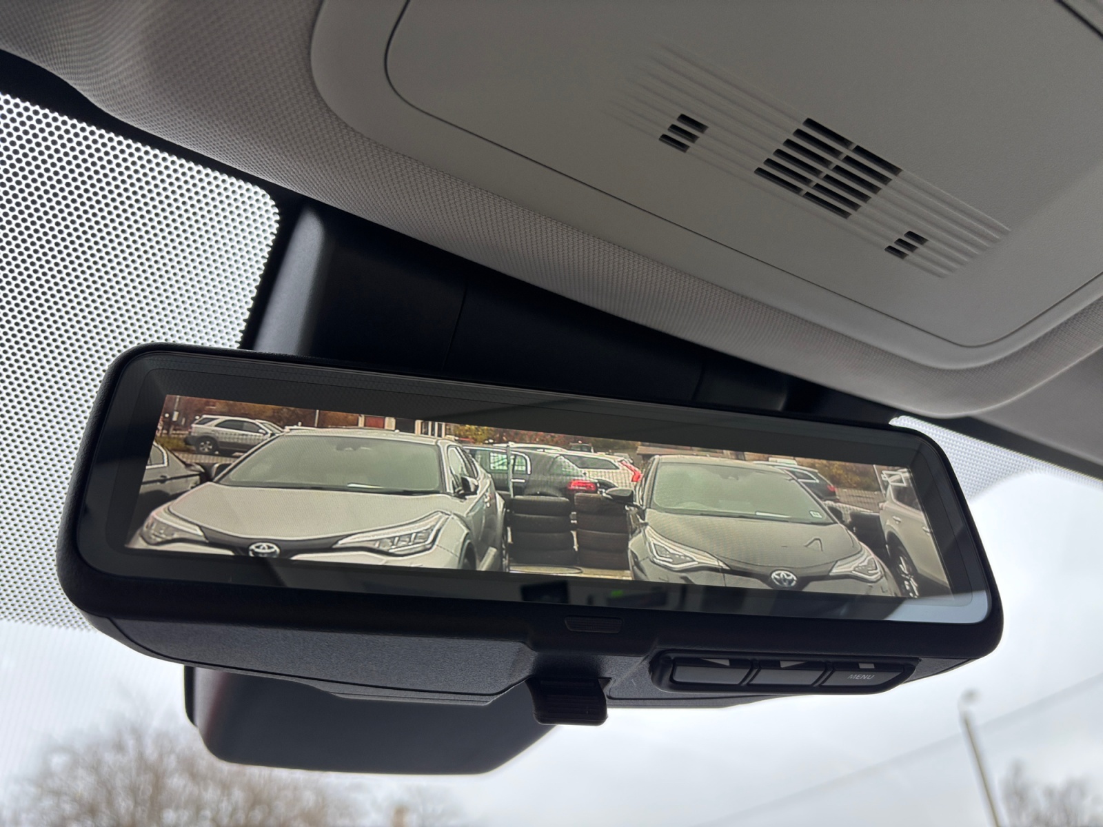 GLCKVBMBVNKNCJNVV_19_feature-4