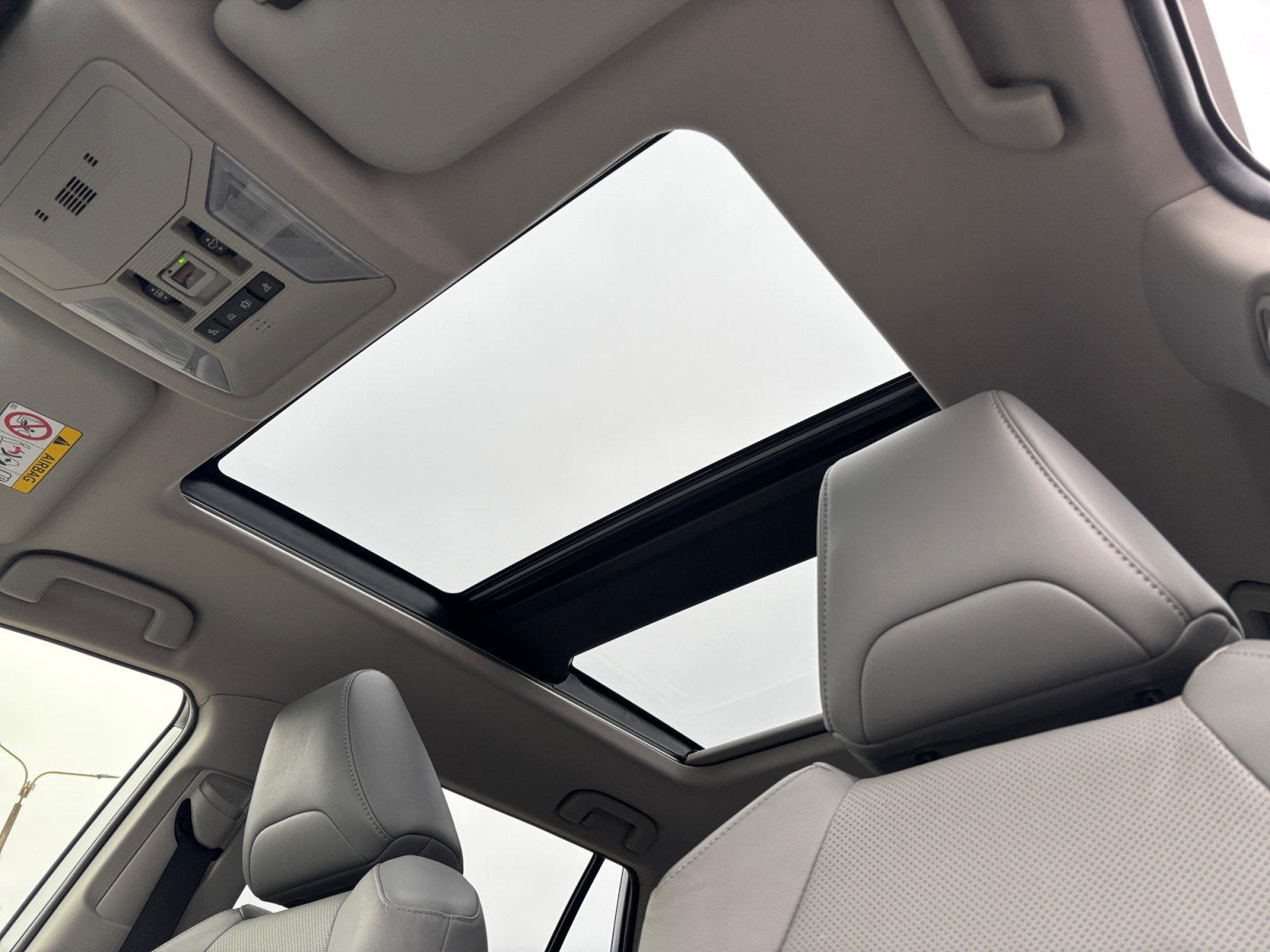 GLCKVBMBVNKNCJNVV_31_feature-16