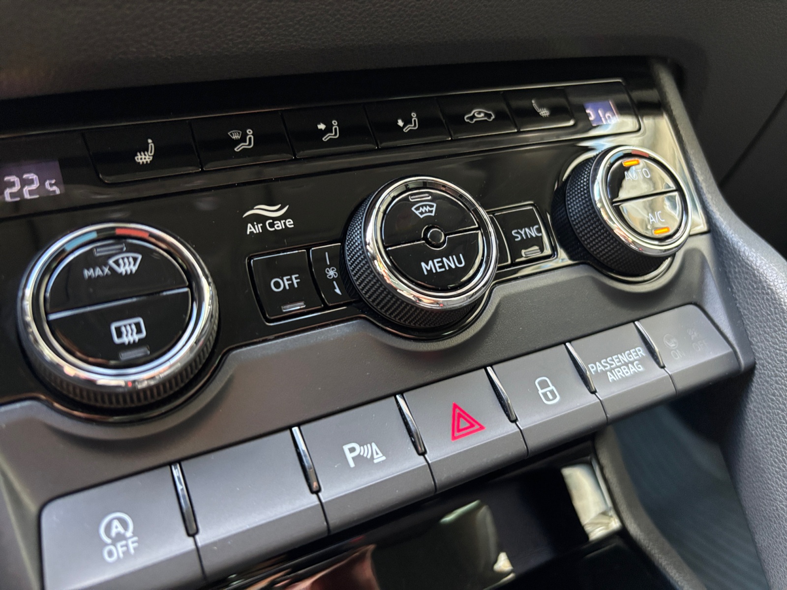 HDLBDLDBDBSKMSVVV_24_feature-9