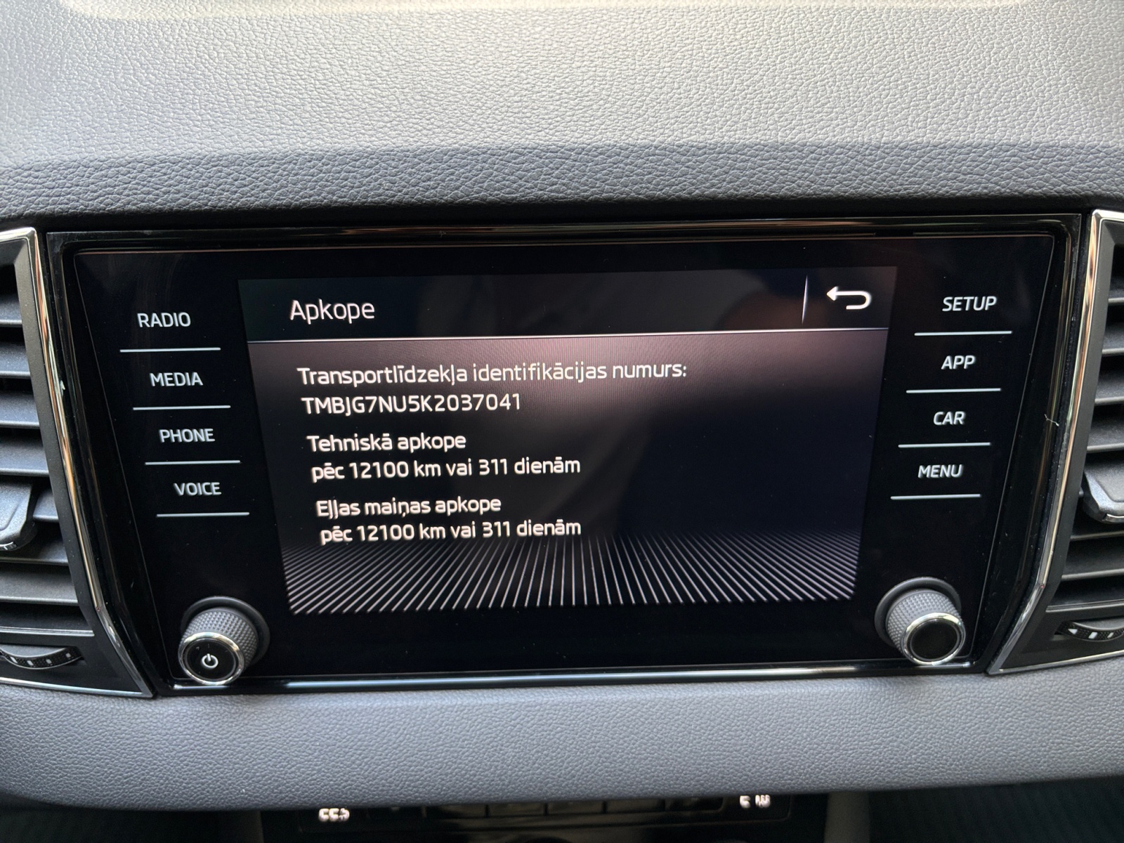 HDLBDLDBDBSKMSVVV_28_feature-13