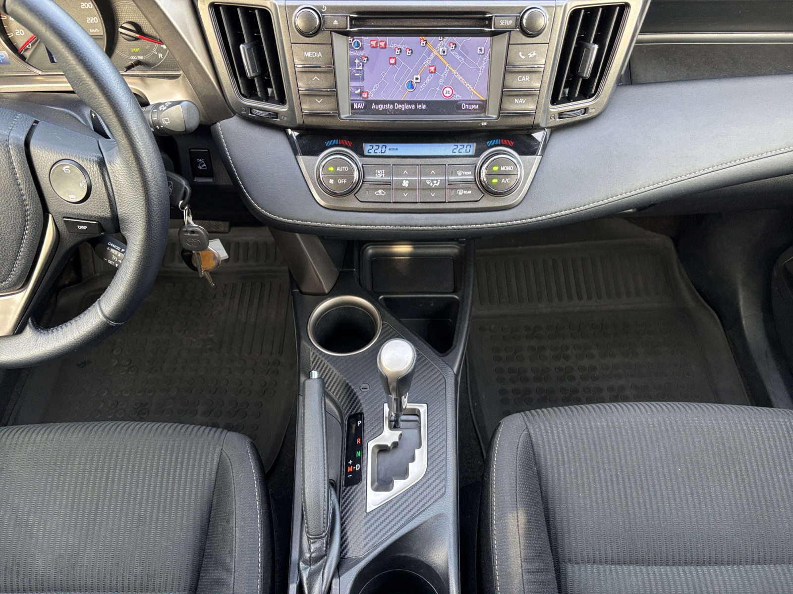 RAV4RESLDBDMBBJVV_10_center-console-down