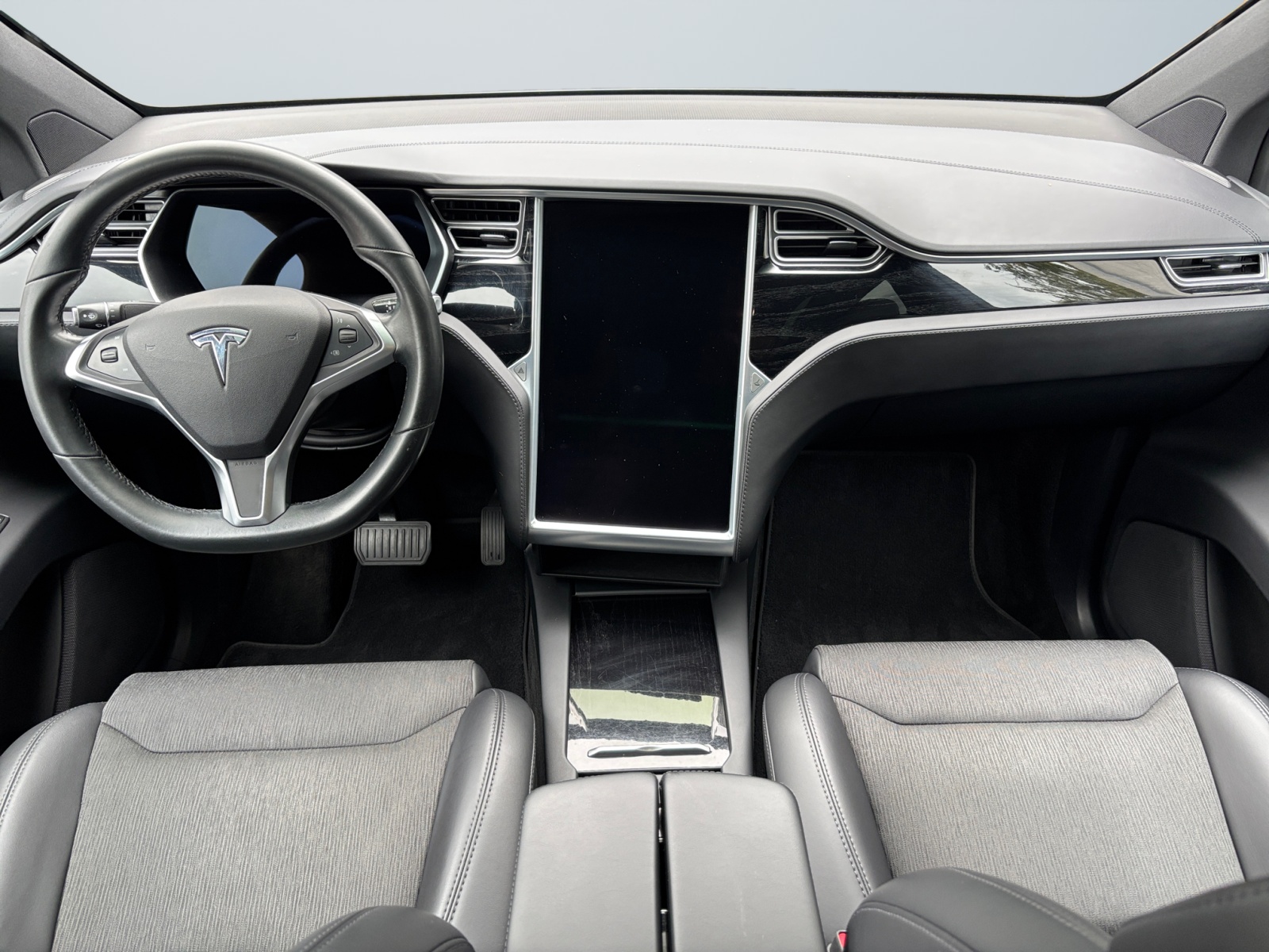 TESLSHDLBNNVVNBCB_09_front-panel-passenger