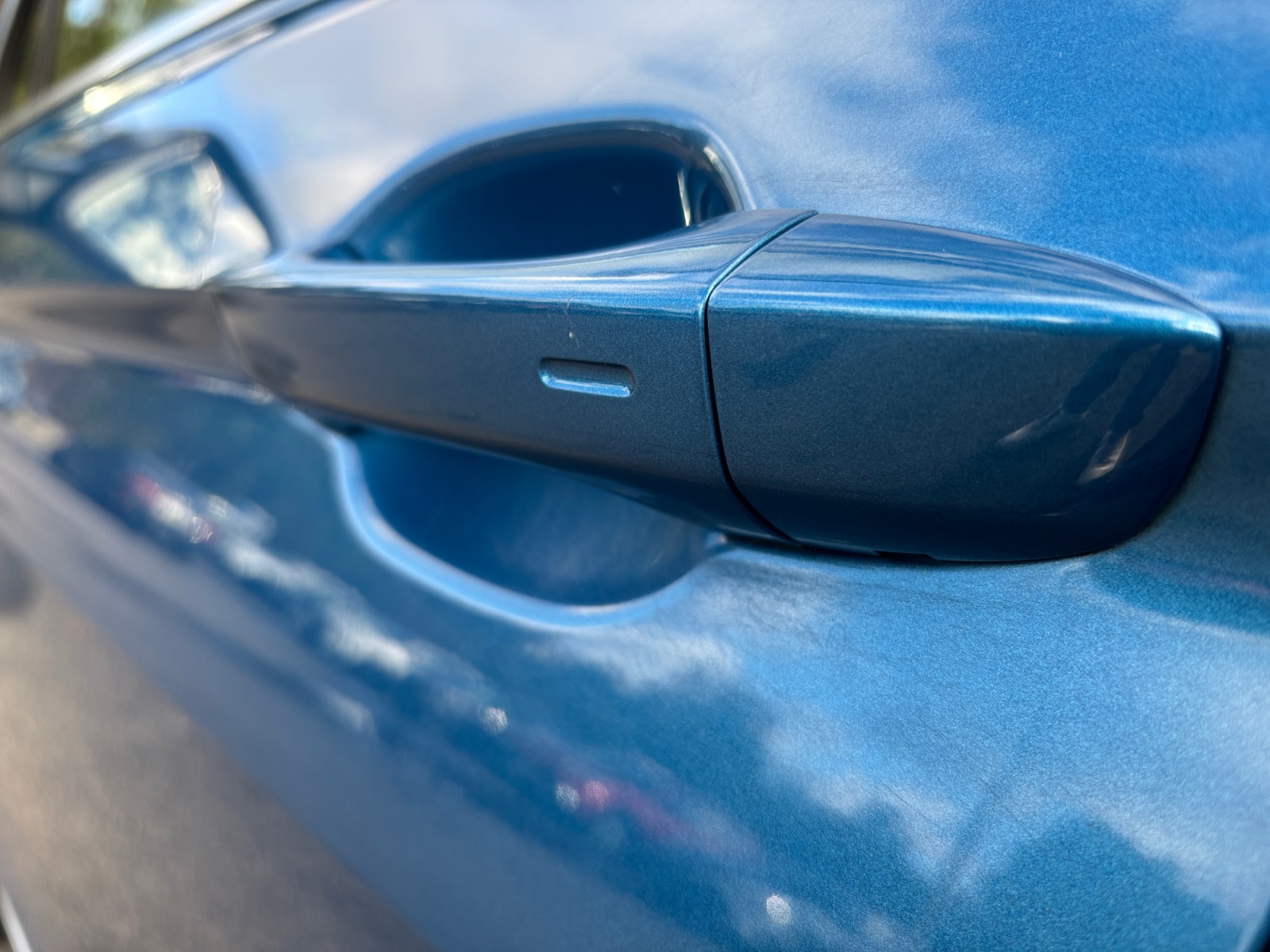 VYVUZLL01NZKVV3U5_22_feature-7