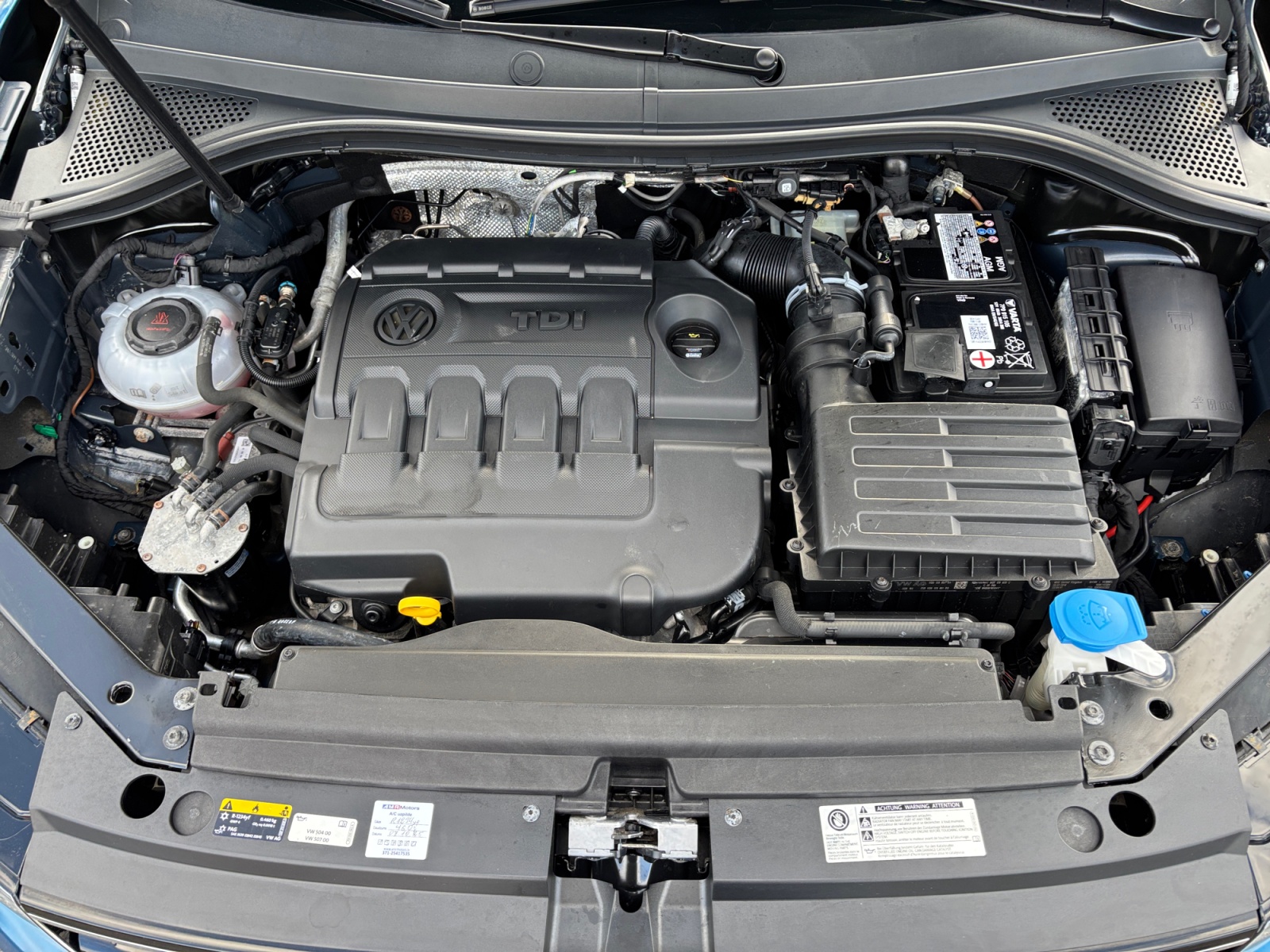 VYVUZLL01NZKVV3U5_24_feature-9