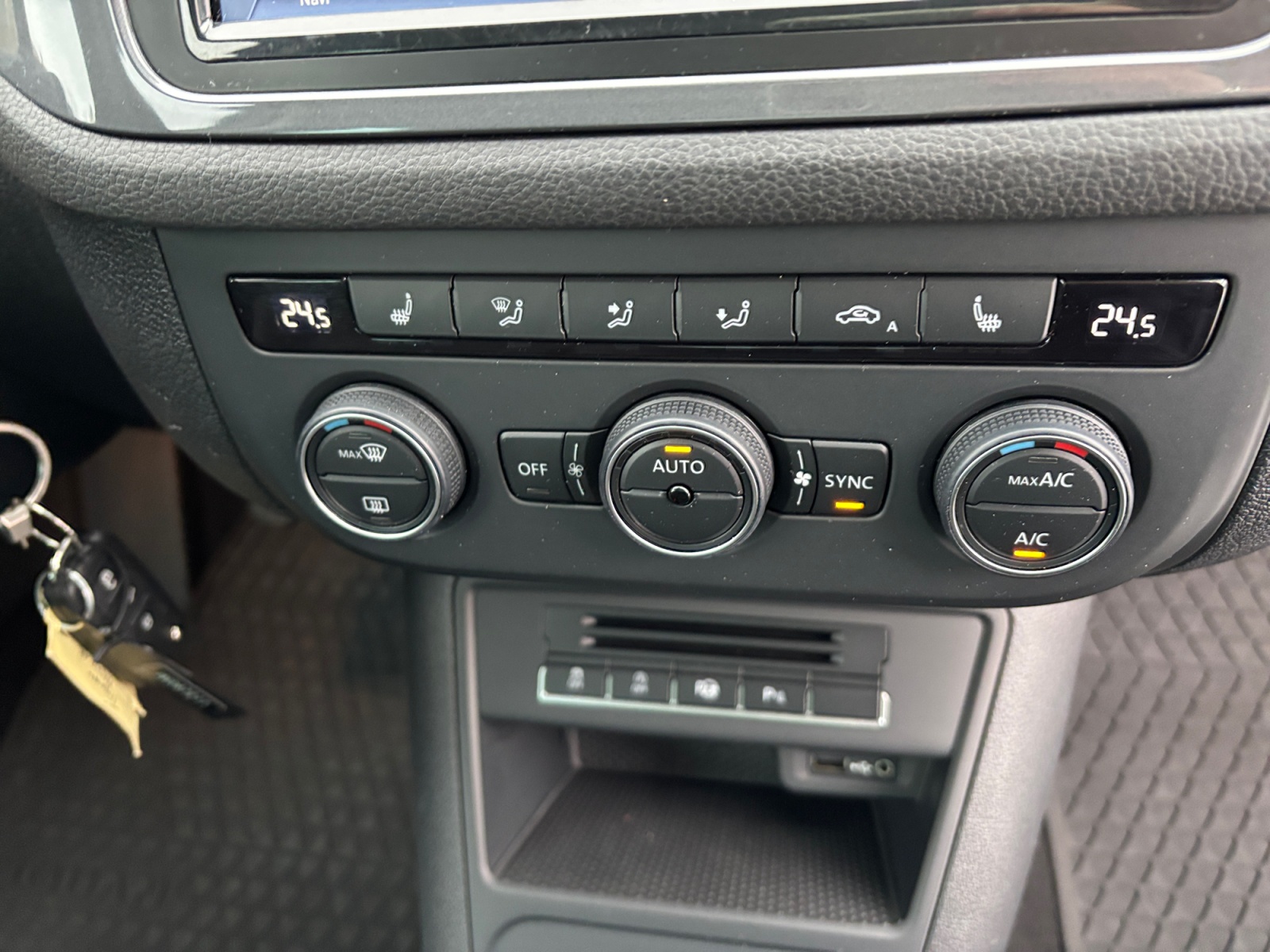 WVGZZZ5NZGW097211_15_feature