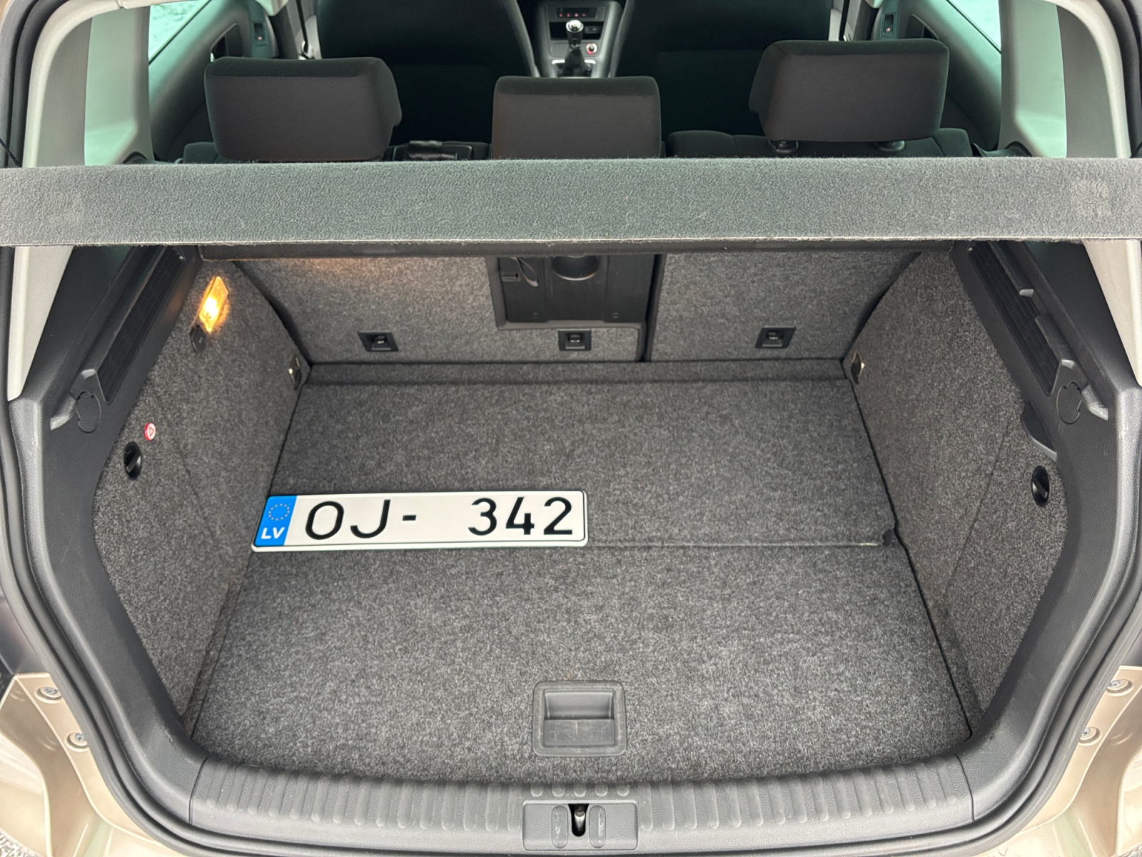 WVGZZZ5NZGW097211_20_feature-5