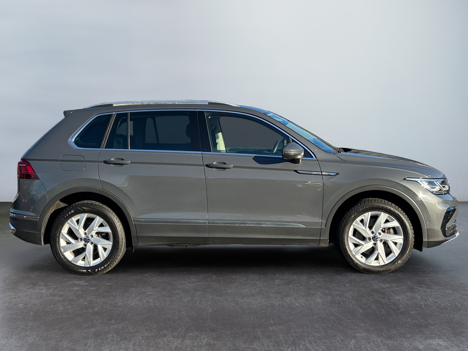 WVGZZZ5NZNW014872_05_side-right