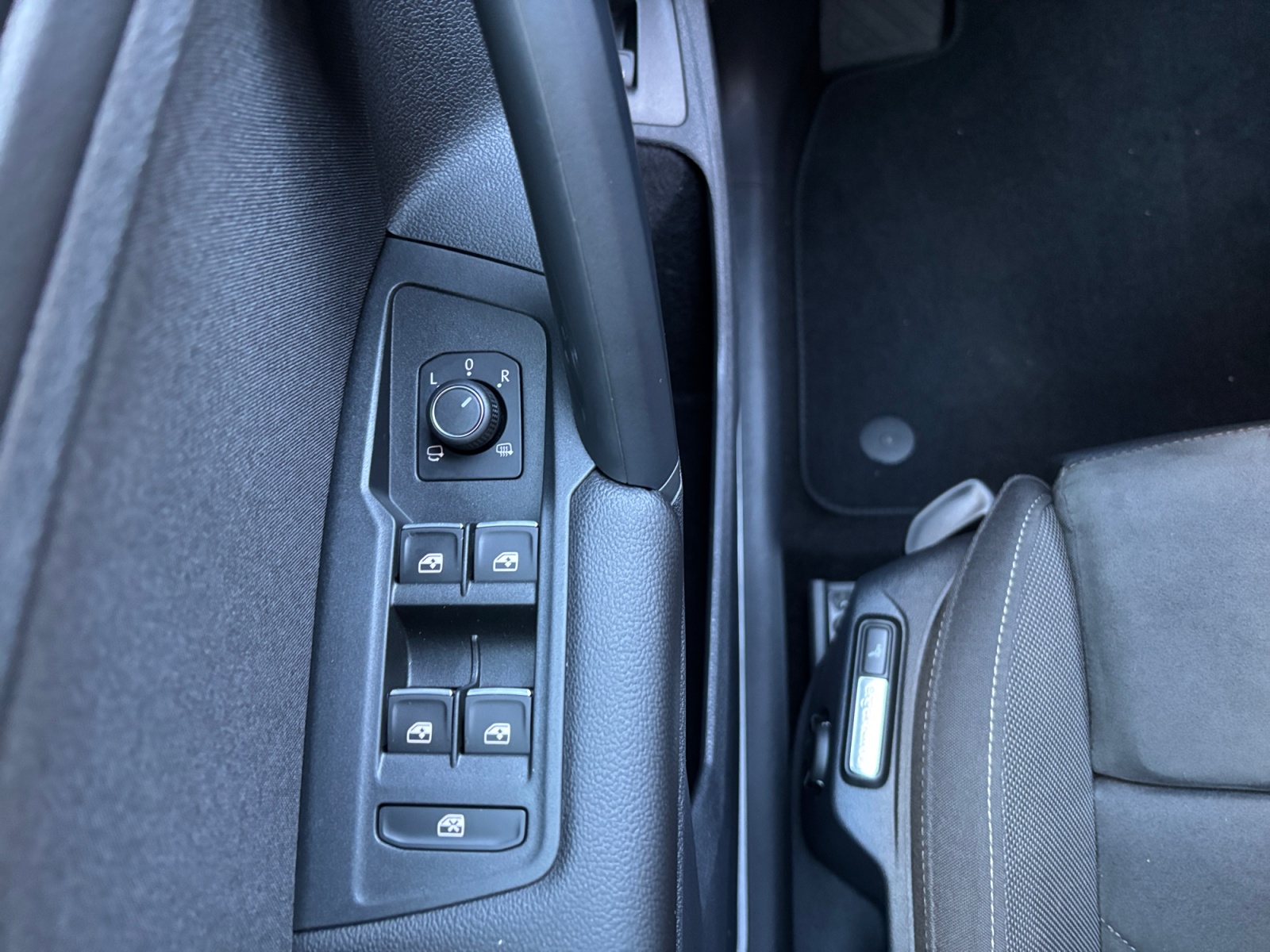 WVGZZZ5NZNW014872_19_feature-4