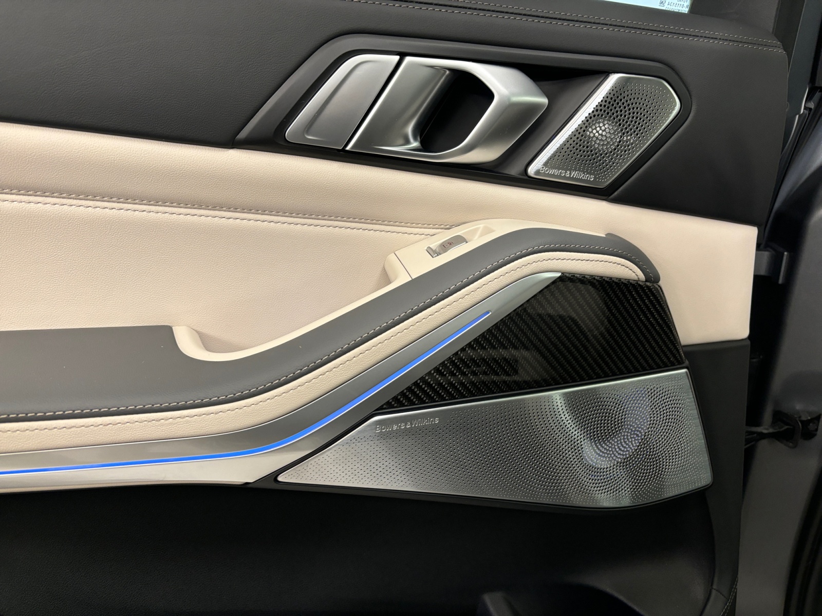 X7HDKDNDLDBDKSVSK_32_feature-16