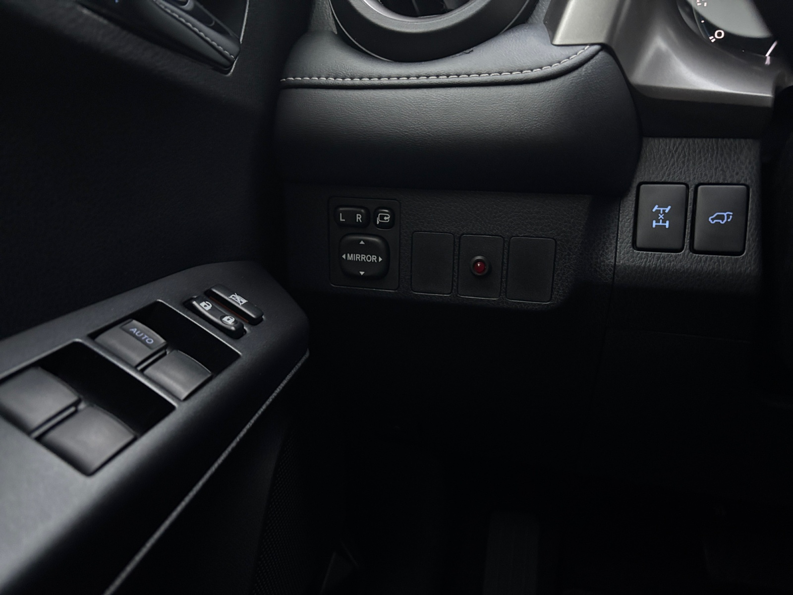 HSKDNDKDBDJDVVVHN_36_feature-21