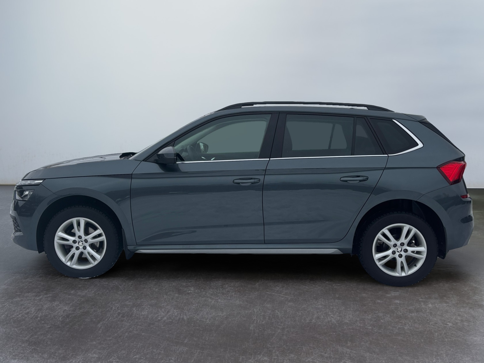 TMBGK9NW8M3038435_01_side-left