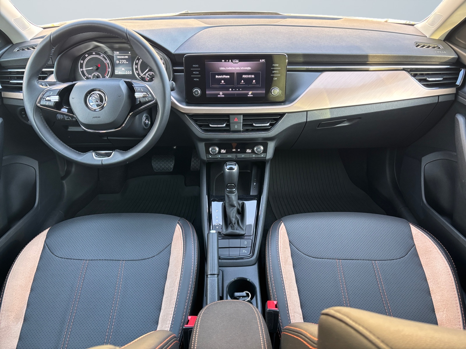 TMBGK9NW8M3038435_09_front-panel-passenger