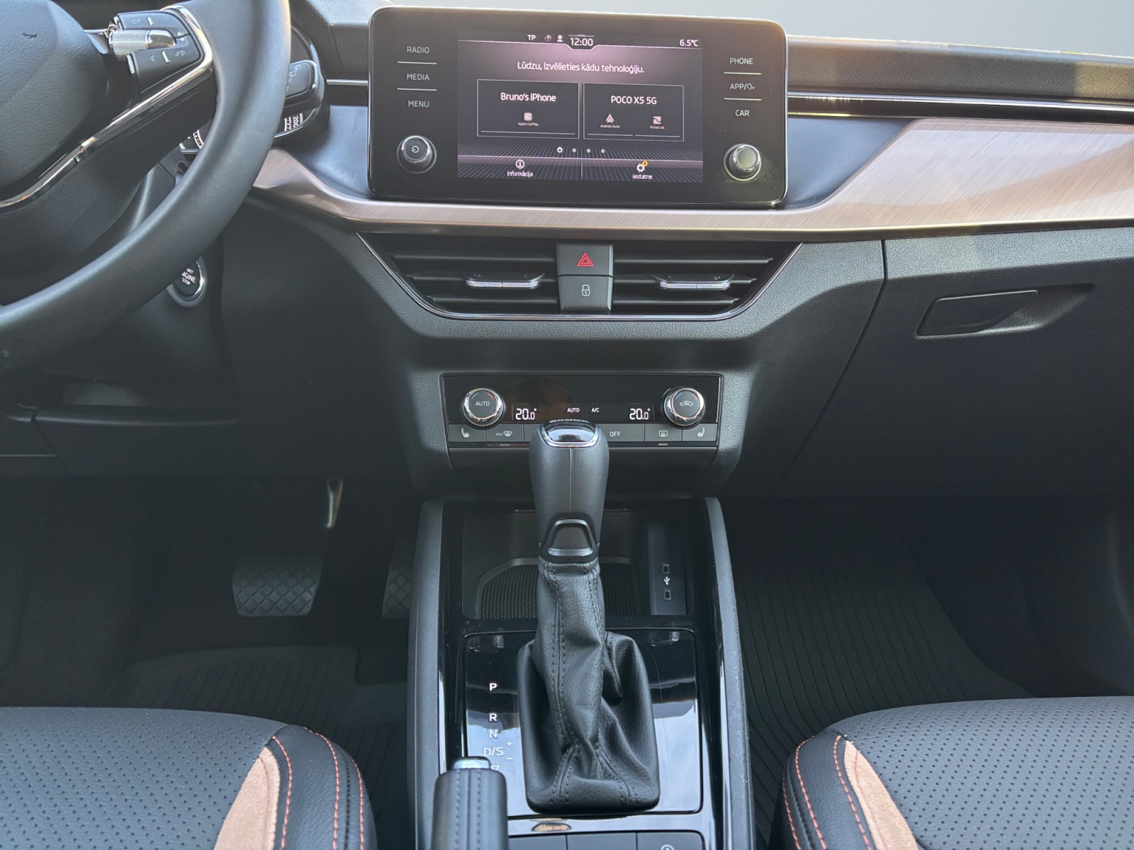 TMBGK9NW8M3038435_10_center-console-down