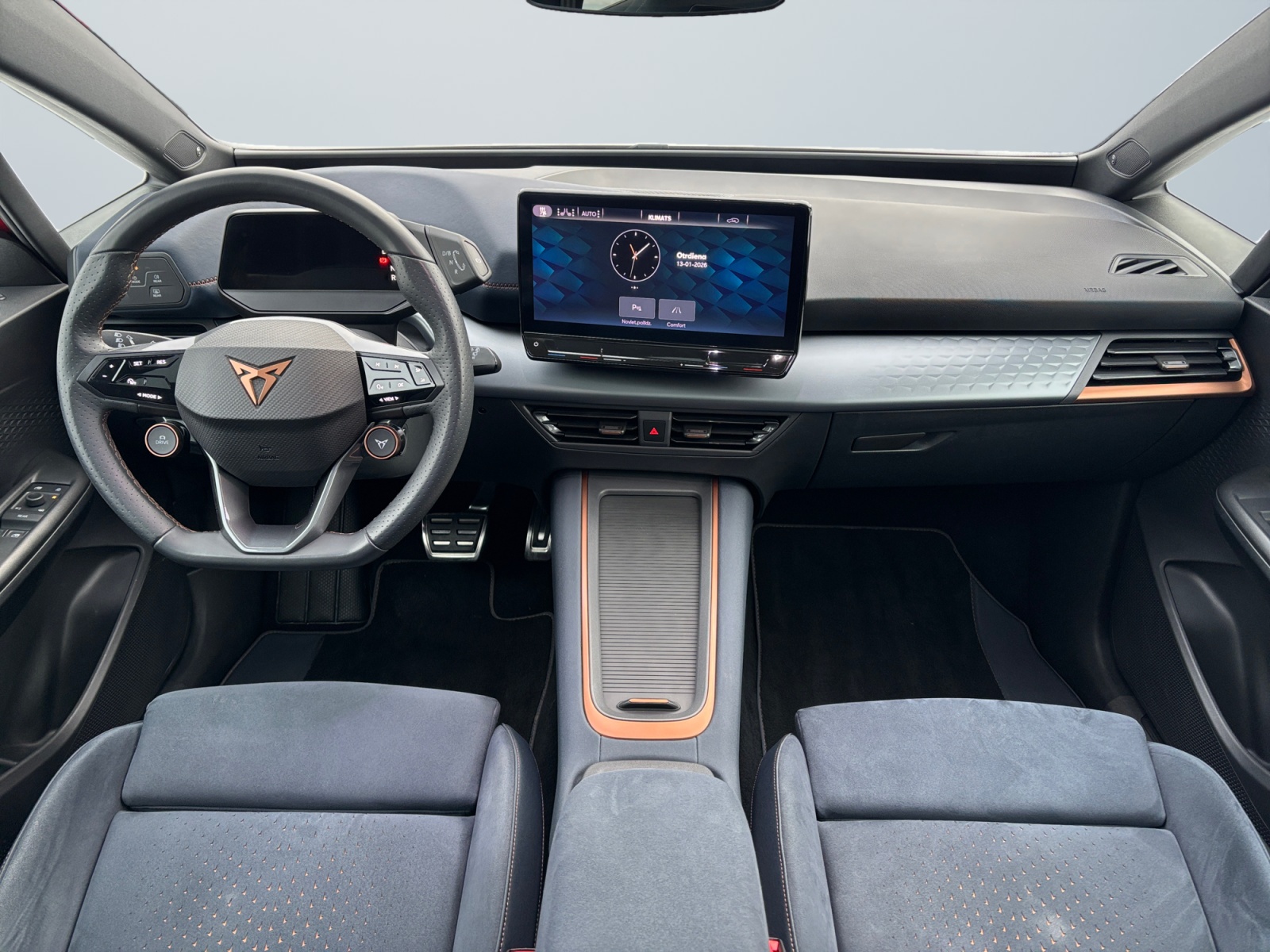 VSSZZYK1ZNP016051_09_front-panel-passenger