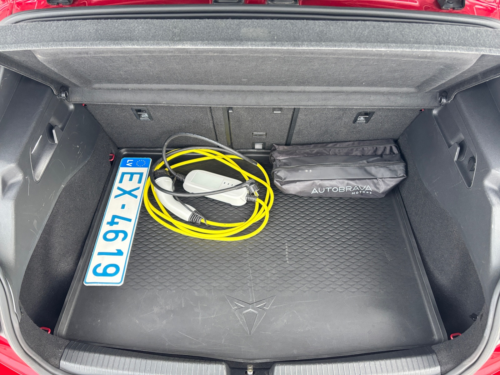 VSSZZYK1ZNP016051_22_feature-7