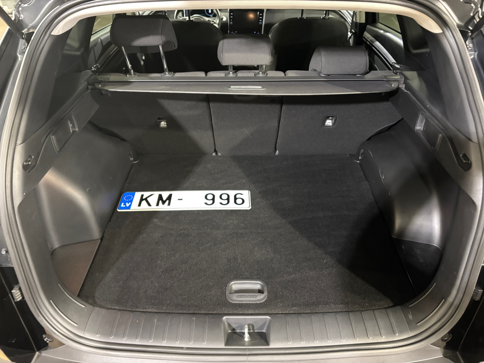 HYUNDATUCSNBLACK2_20_feature-5