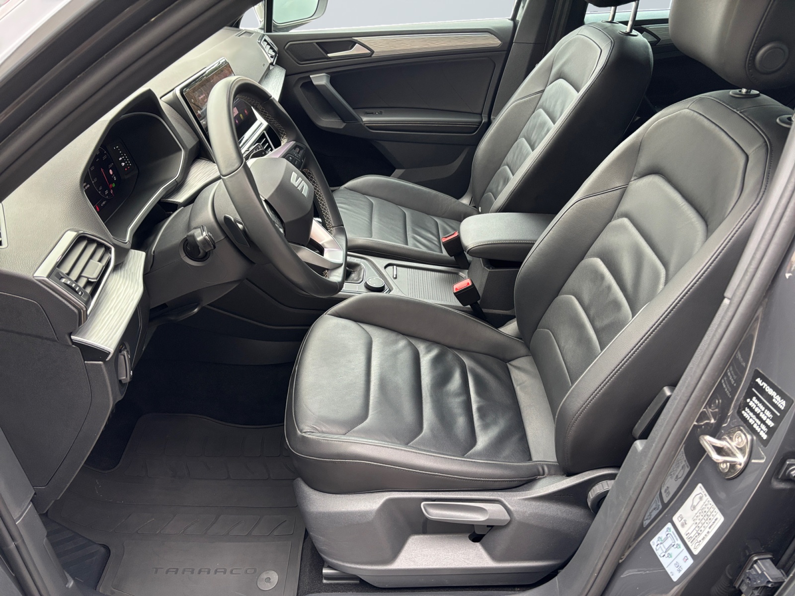 NSLDNDBDKVVKFCCKN_08_enter-driver-codriver