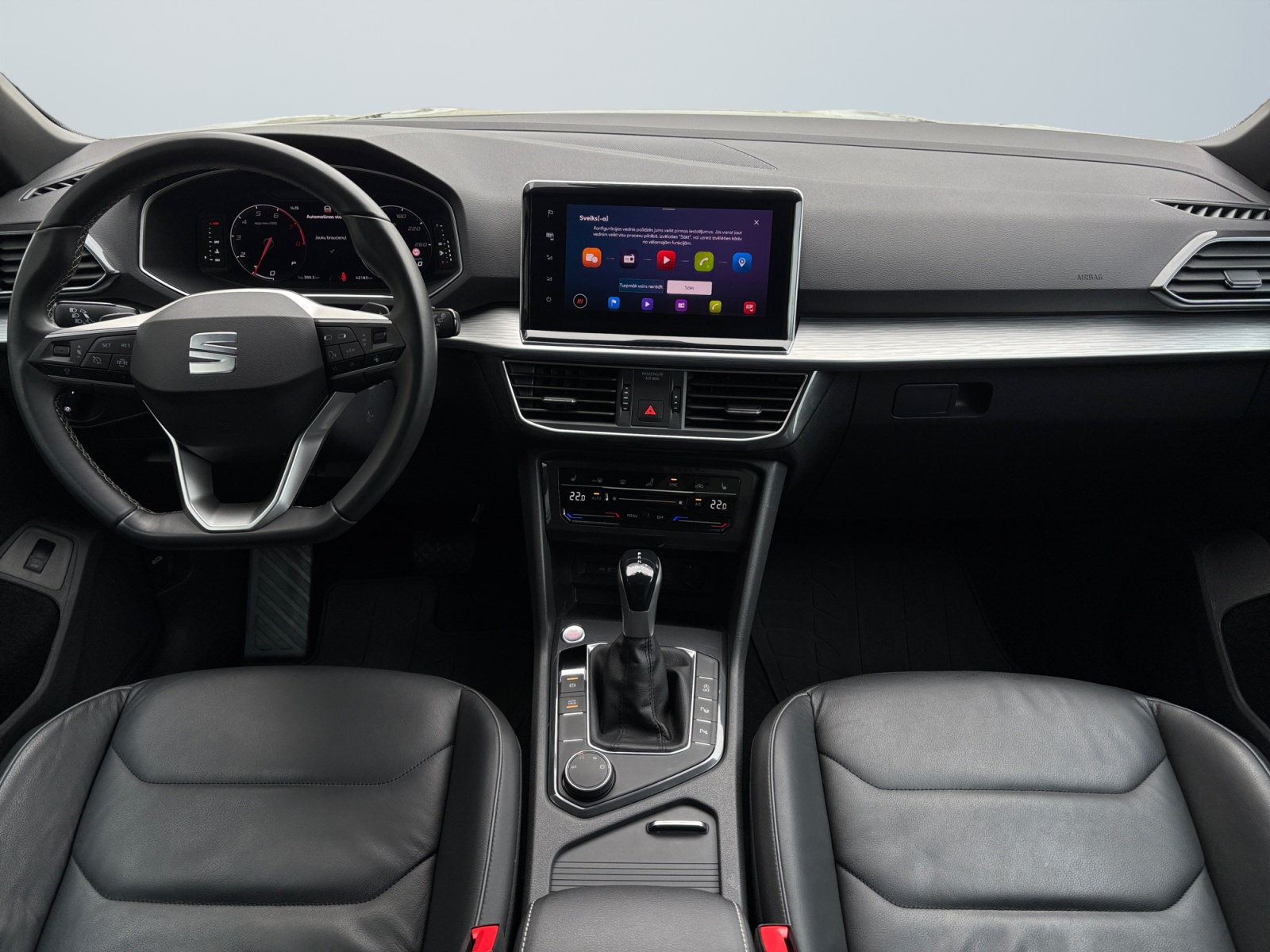 NSLDNDBDKVVKFCCKN_09_front-panel-passenger