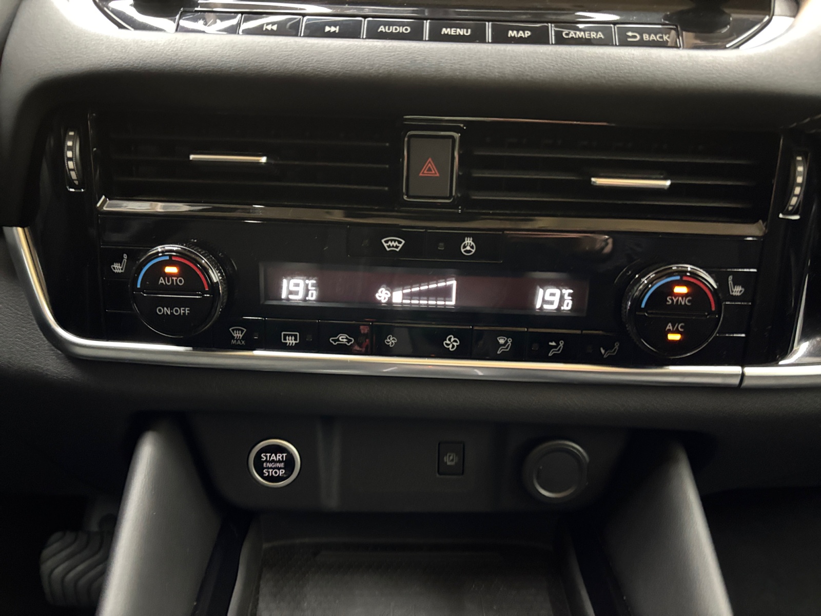 NSSANASHABLACK202_16_feature-1