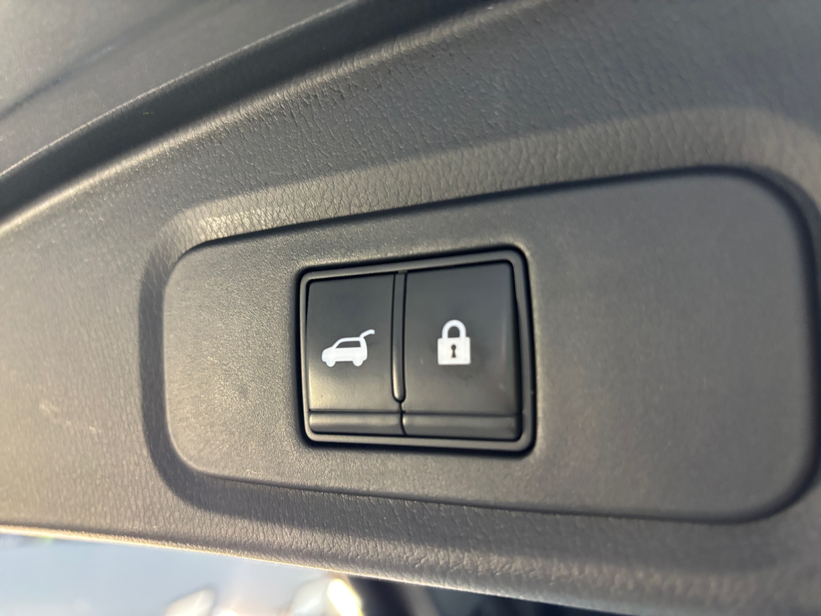 NSSANASHABLACK202_20_feature-5